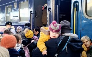 Евакуаційні поїзда з Краматорська не скасовуються, а затримуються