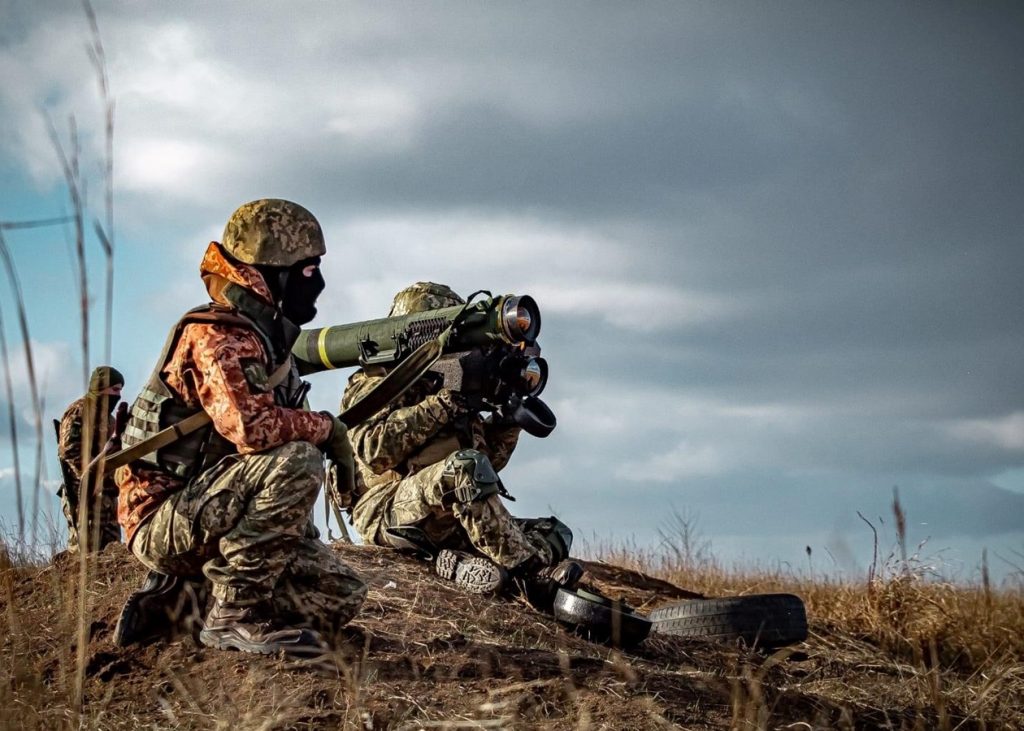На Донецькому напрямку ворог продовжує масовані артобстріли всієї лінії зіткнення, – Генштаб