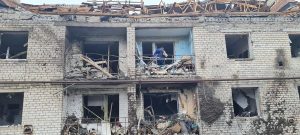 Російські окупанти завдали ракетного удару по Черкаському, щонайменше семеро людей поранені