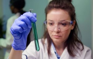 Врач перечислила ненужные анализы, на которые не надо тратить деньги