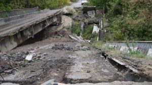 Оккупационные войска рф пытаются восстановить мост через реку Северский Донец, идет подготовка к наступлению на Славянск