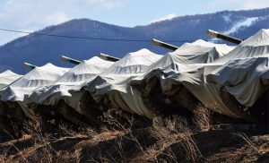 Нові супутникові знімки Google зруйнували міф Кремля про 10 тисяч танків за Уралом