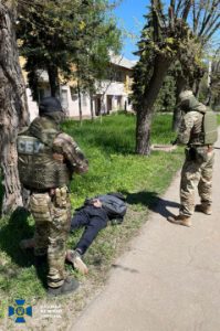 На Донеччині СБУ затримала спільника окупантів, який передавав ворогу інформацію військового характеру