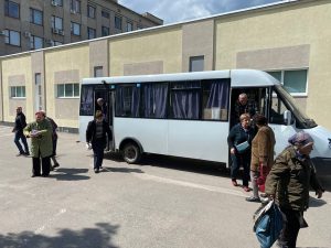 Слов’янські пенсіонери отримали можливість зняти пенсії з ощадкнижок «Ощадбанку» у Краматорську