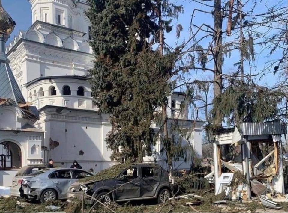 Святогорская Лавра подверглась обстрелу