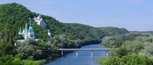 В соцсетях распространяю фейки о взрыве моста и захвате Святогорска