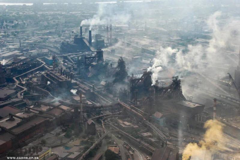 Маріуполь: ворог штурмує “Азовсталь”