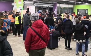 Названа страна, где украинским беженцам готовы платить до 2000 евро