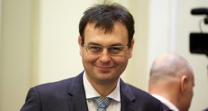 Зачекайте з купівлею пралки: Гетманцев дав поради, у що вкладати гроші