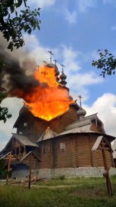 У Донецькій області внаслідок обстрілів загорівся Всіхсвятський скит Святогірської лаври
