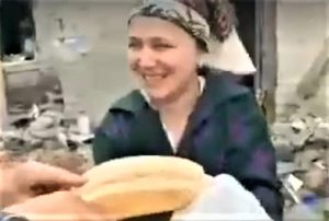 Стало відомо, хто зустрічав російських окупантів у Лимані хлібом-сіллю (фото)