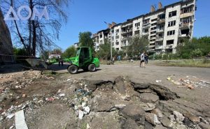 Почти вдвое увеличилось число эвакуаций, продолжаются попытки вернуть в город воду — ситуация в Славянске от Ляха (ВИДЕО)