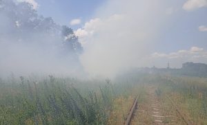 В Краматорске случился масштабный пожар на открытой местности, где недалеко расположен частный сектор