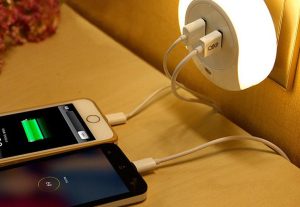 Почему нельзя пользоваться смартфоном во время зарядки: 2 главные причины