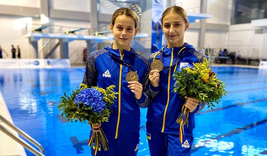 Щаслива, що змогла заспівати гімн України на п’єдесталі: Ніка Шурда з Маріуполя виграла чемпіонат Європи зі стрибків у воду серед юніорок