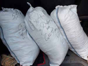 Волонтери у Дніпрі відправили маскувальні сітки захисникам Слов’янська