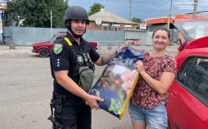 Поліцейські у Слов’янську доставили допомогу домашнім тваринам