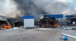 Фото руйнувань на центральному ринку Слов’янська на першій полосі Wall Street Journal