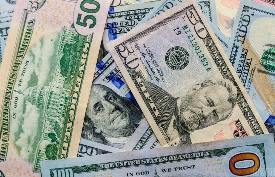 Новый курс доллара продержится до конца года: аналитики прогнозируют повышение цен