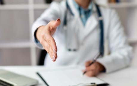 Учителям рекомендовано пройти курс з надання допомоги