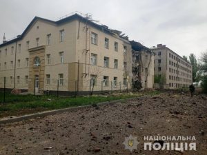 Росіяни обстрілюють Соледар на Донеччині. Під вогнем опинилися «Артемсіль» і приватний сектор