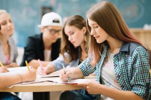 Влада дозволила деяким студентам-контрактникам не платити за навчання