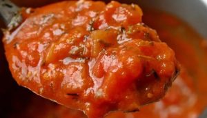 Соус сацебелі з помідорів: найвдаліший рецепт до м’яса та овочів