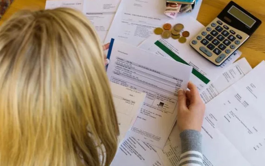 Оплата комунальних послуг під час війни: хто може не платити та що буде з боргами