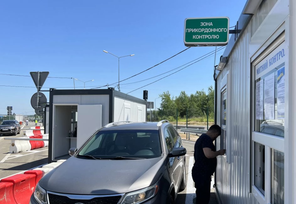 З України за добу виїхали 37 тис. людей. Де сьогодні черги на кордоні