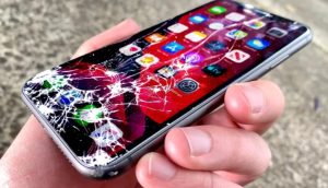 4 основні причини, чому не можна використовувати смартфон з розбитим екраном