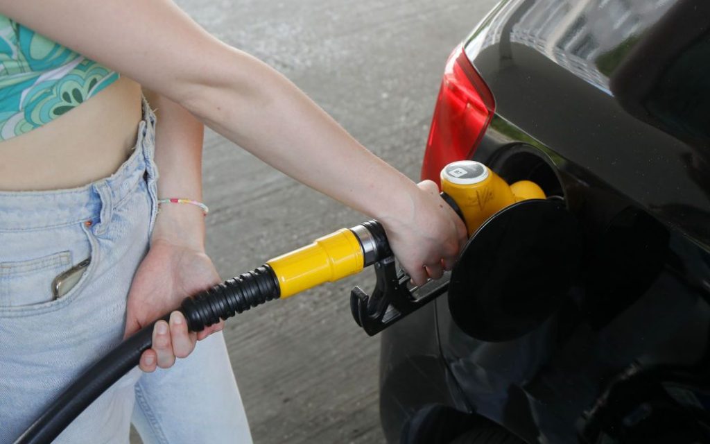 В Україні суттєво зменшилася вартість бензину та дизеля в гурті: яка ситуація з цими видами пального в регіонах