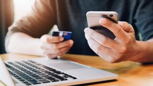 Поліція попереджає – шахраї наживаються на вашому горі у військовий час