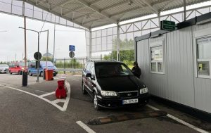 Виїзд студентів за кордон: кого не випускають і чому