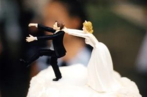 «Дія» запустила послугу для реєстрації шлюбу онлайн. Чоловіки почали протестувати