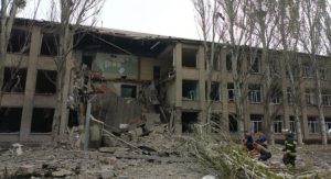 Рятувальники вилучили тіло загиблої жінки з-під завалів школи у Миколаївці