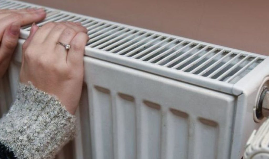 Як почнеться опалювальний сезон 2022 року: коли увімкнуть тепло на Київщині, де в Україні його не буде