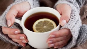 Кому не можна пити чай: названо найпоширеніші побічні ефекти від улюбленого напою