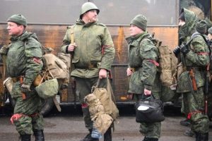 «Як зламати ногу». Росіяни шукають способи «відкосити» від мобілізації