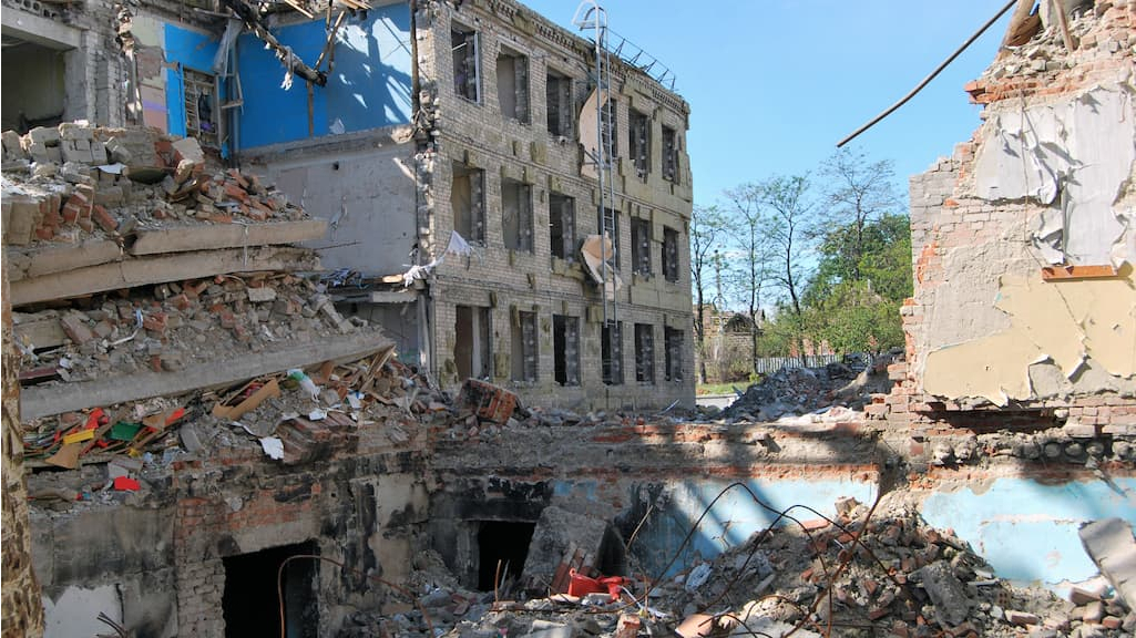 Планомірне знищення: що залишилося від шкіл та дитсадків, які обстріляли росіяни