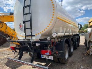 Слов’янськ отримав вантажівку для підвозу води та генератори