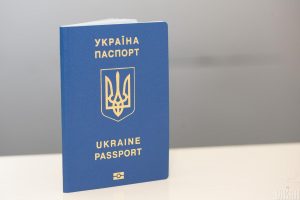 В Україні подорожчає термінове оформлення внутрішнього і закордонного паспорта