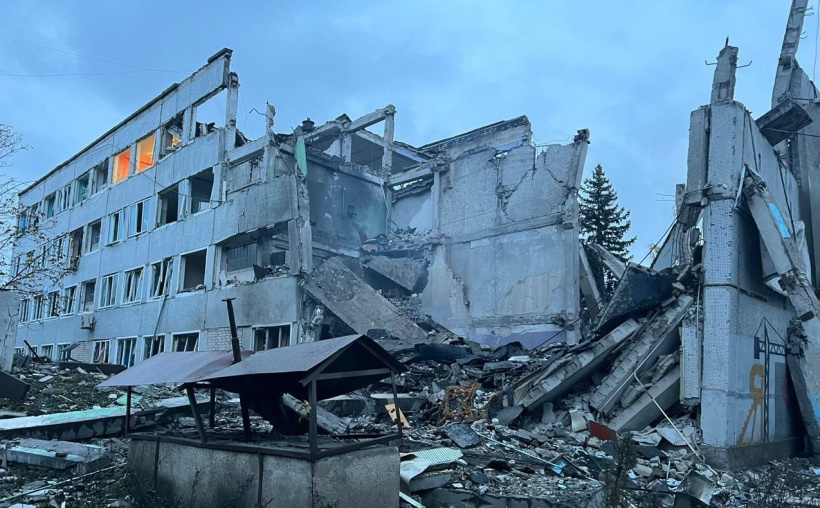 Знищений коледж та пошкоджені багатоповерхівки — наслідки нічного ракетного удару по Дружківці