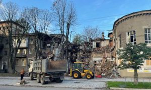 У Слов’янську почали розбір завалів у зруйнованих будинках