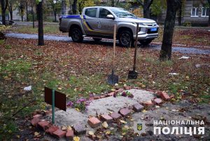 Поліція виявила тіла 111 цивільних і 35 військових ЗСУ – ексгумацію на місці найбільшого масового поховання в Лимані завершено