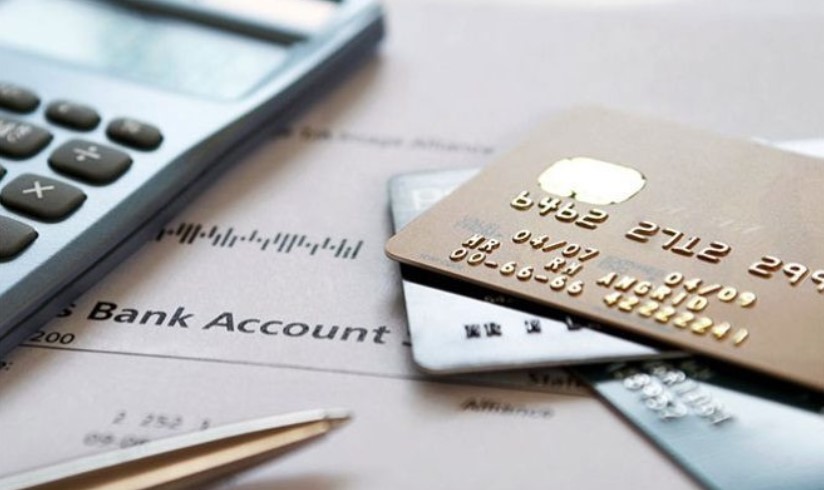 Податківці питають, скільки коштів у вас на банківському рахунку: як діяти