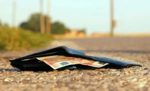 Кожному українцю обіцяють виплатити по 7000 гривень: що криється за гучною обіцянкою