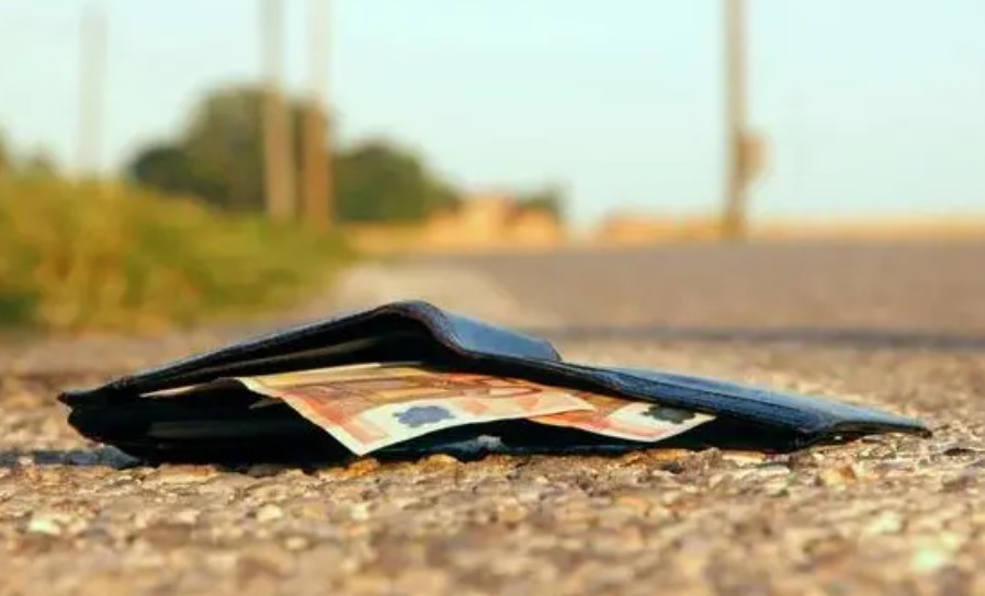 Кожному українцю обіцяють виплатити по 7000 гривень: що криється за гучною обіцянкою