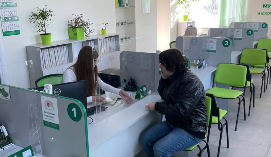 Єдиний центр у регіоні: сервісний центр МВС у Покровську відновив надання послуг