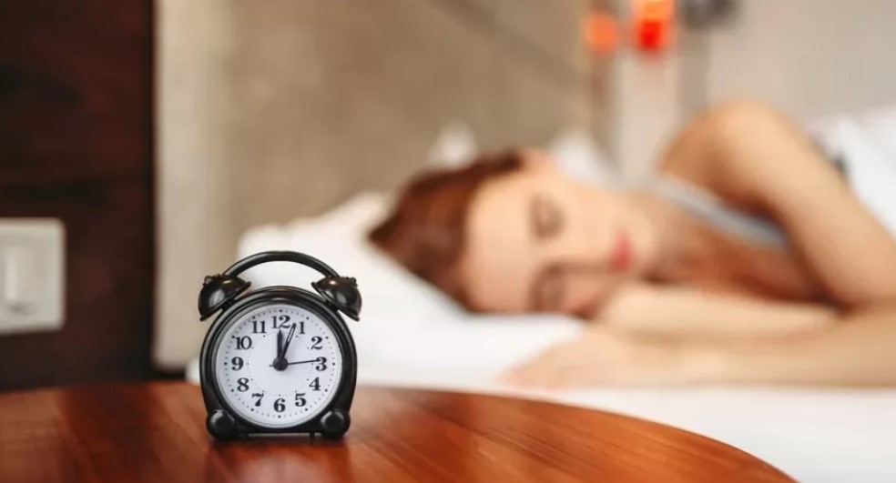 Перехід на зимовий час:  сьогодні вночі переводять годинник