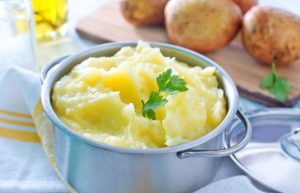 Як зробити смачне пюре без грудочок: 5 секретів ідеального гарніру